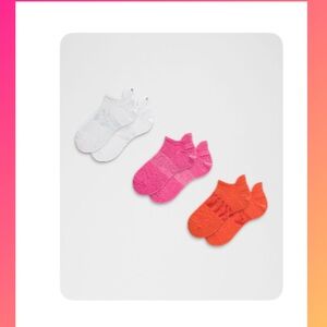 Lululemon Power Stride Tab Socks 3 Pack size XL NWT Orange/White/Racer Pink